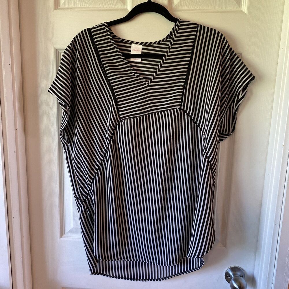 Xhilaration Blouse Women’s Size Small Striped V Neck Cap Sleeve